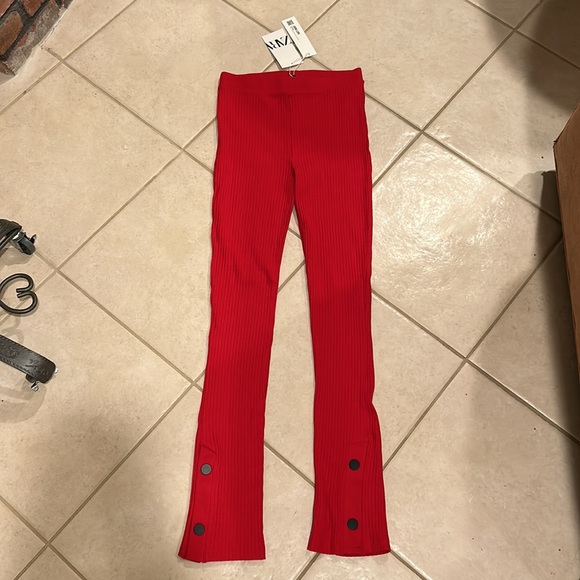 New with tags! Zara red pants - Picture 2 of 11